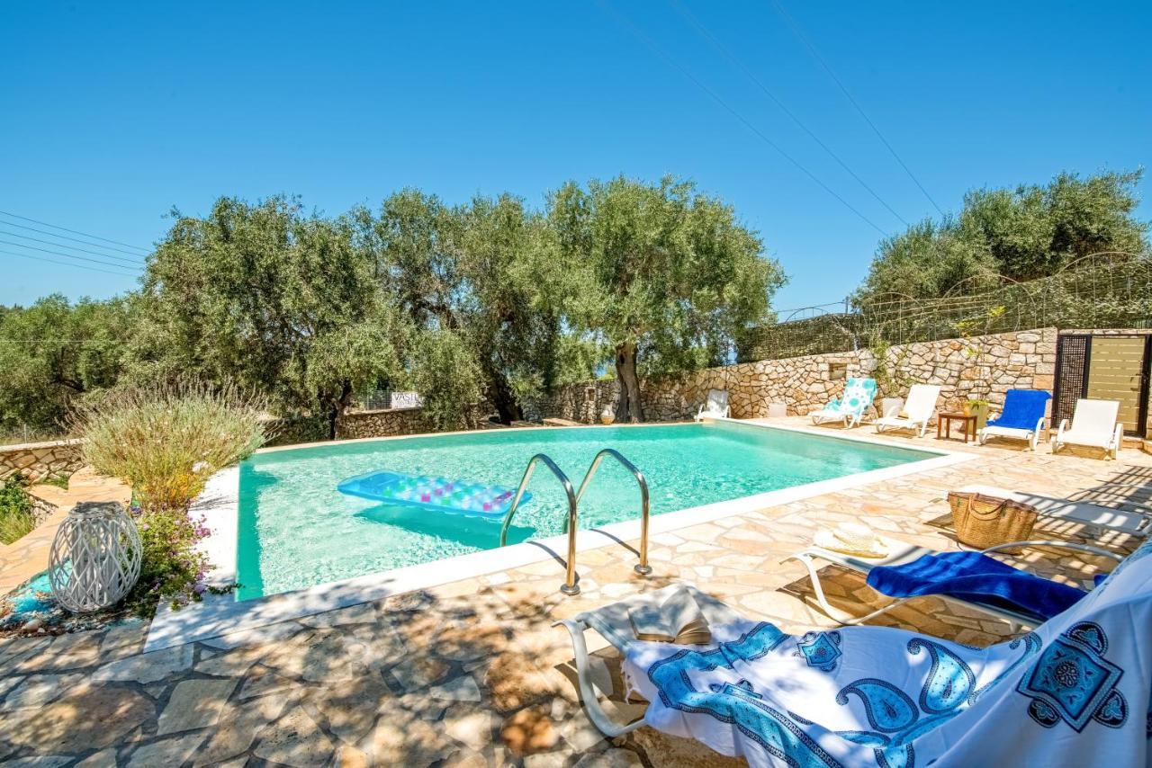 Villa Bougarini Haven Family Villa Rock Pool Oasis Ieromonachos Екстер'єр фото