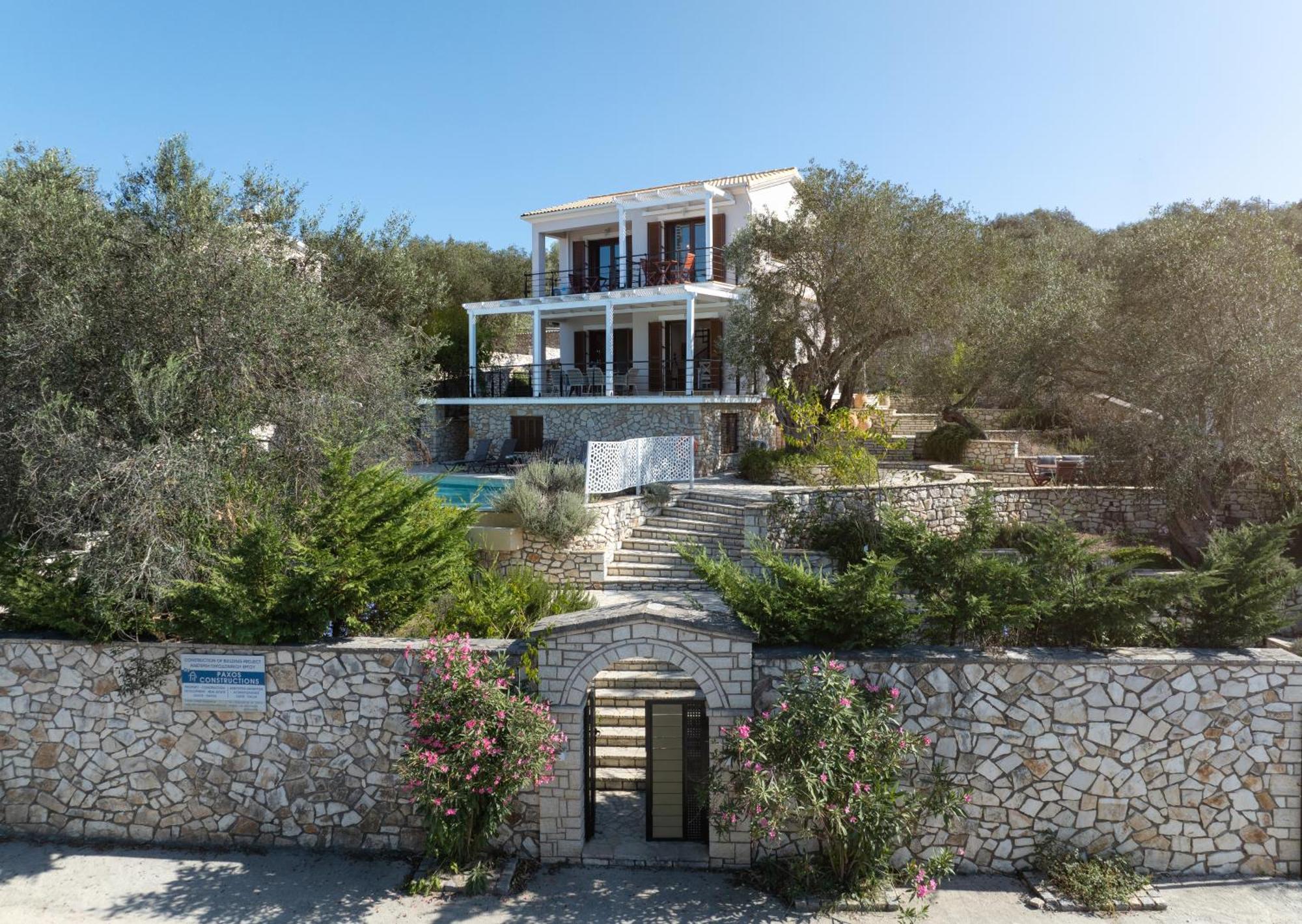 Villa Bougarini Haven Family Villa Rock Pool Oasis Ieromonachos Екстер'єр фото