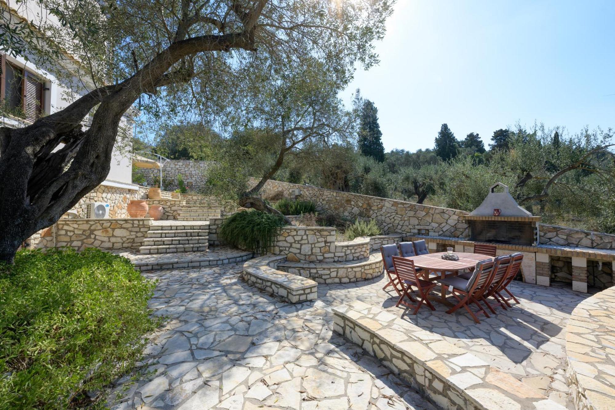 Villa Bougarini Haven Family Villa Rock Pool Oasis Ieromonachos Екстер'єр фото